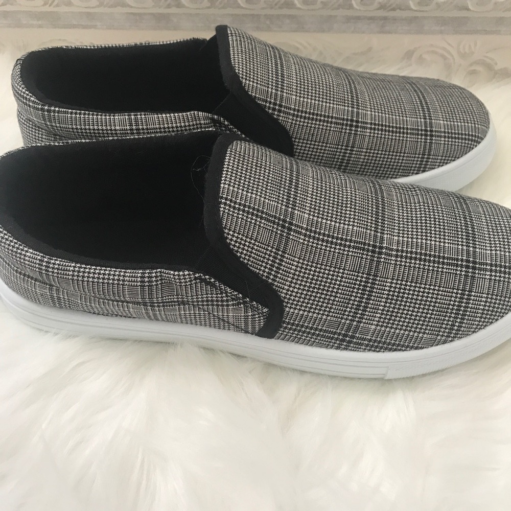 Plaid Pull On Sneaker - Picture 8 of 8